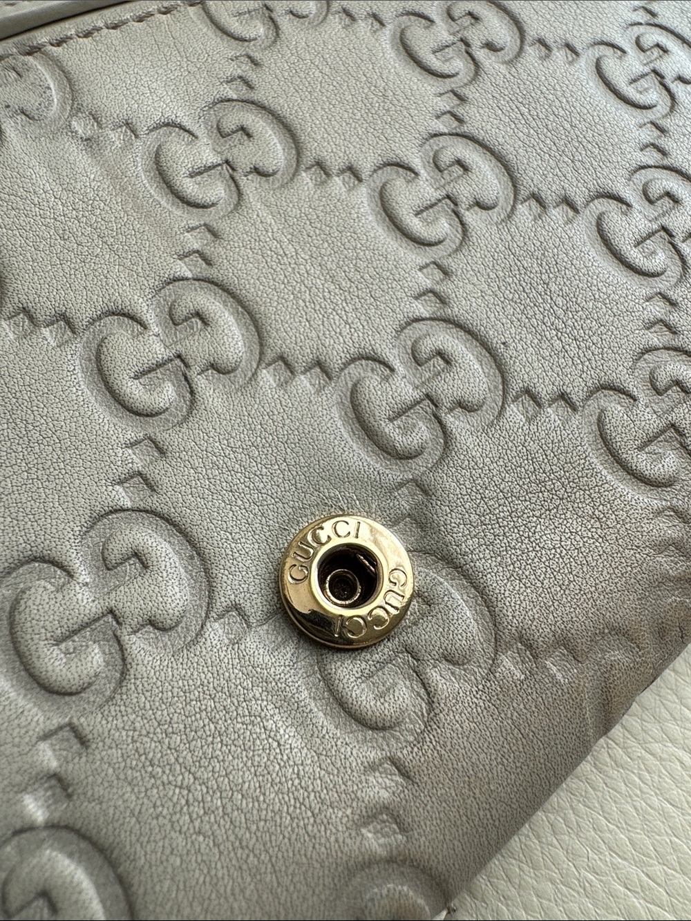 Gucci Cream GG Monogram Continental Wallet with Gold Logo - Picture 11 of 12